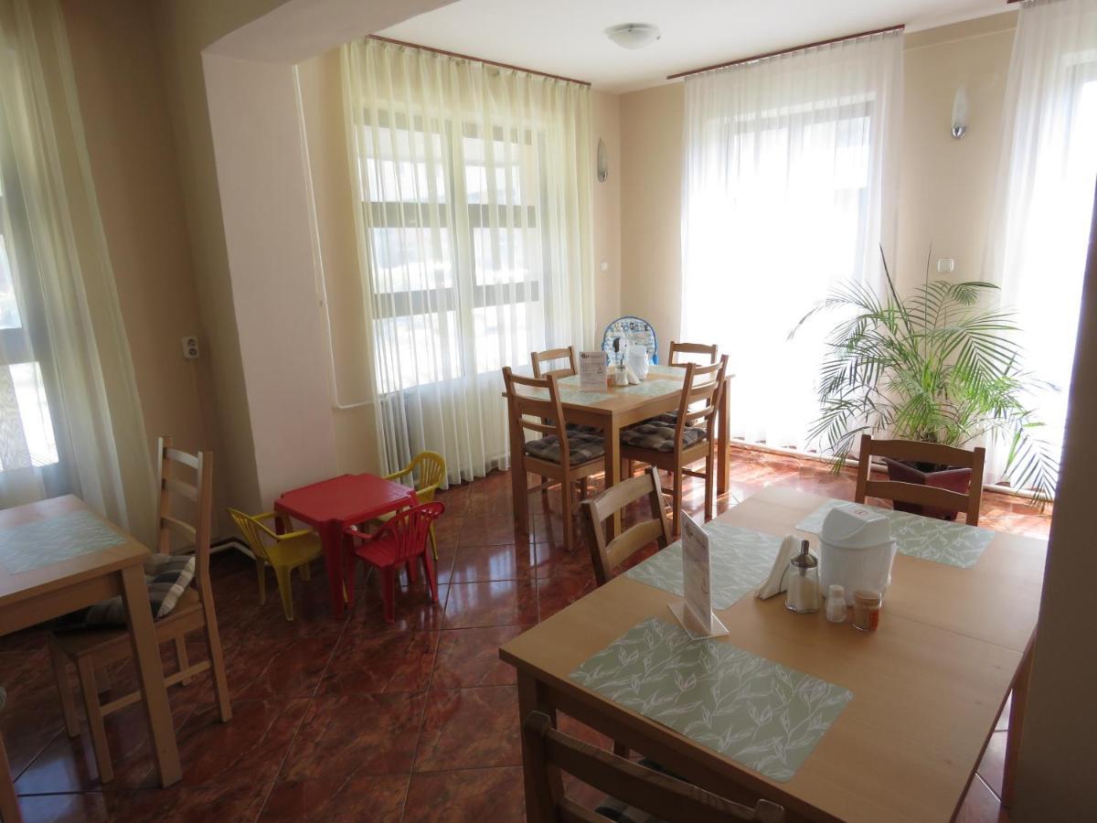 Thermal Apartmanhaz Komárom Buitenkant foto