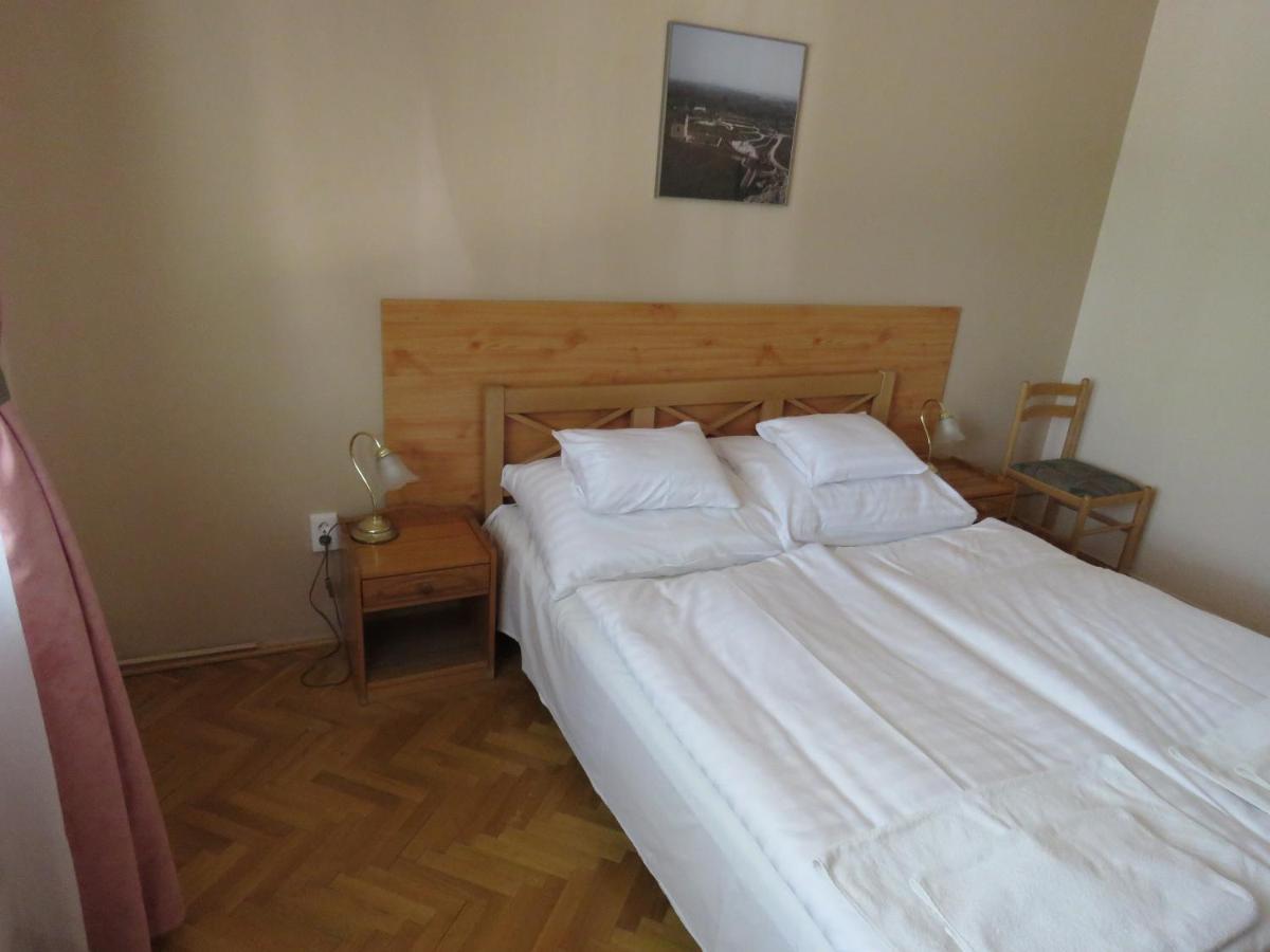 Thermal Apartmanhaz Komárom Buitenkant foto