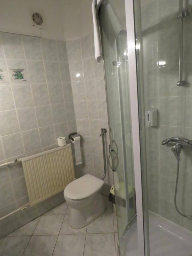 Thermal Apartmanhaz Komárom Buitenkant foto