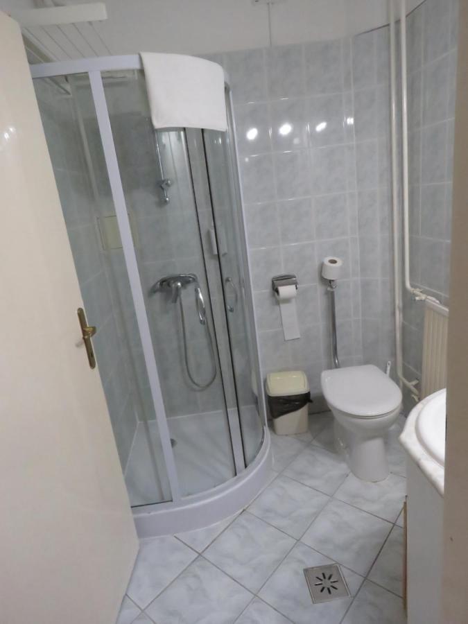 Thermal Apartmanhaz Komárom Buitenkant foto
