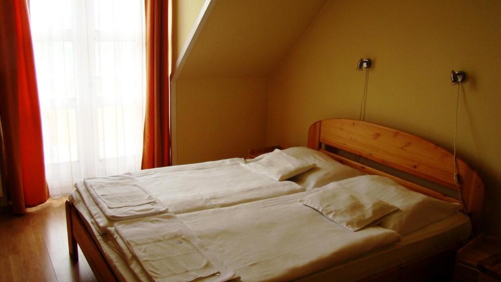 Thermal Apartmanhaz Komárom Kamer foto